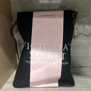 Victoria’s Secret bucket bag